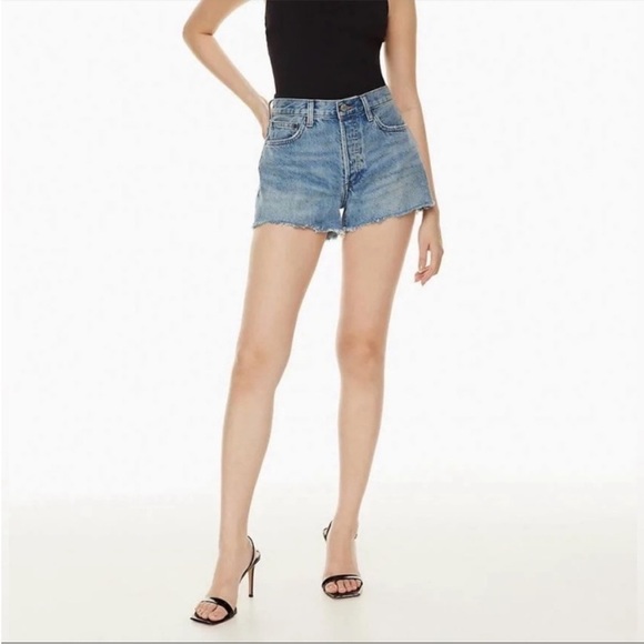 Aritzia Denim Forum Ex Boyfriend Jean Denim Short Raw Hem Size 24 - Picture 2 of 8